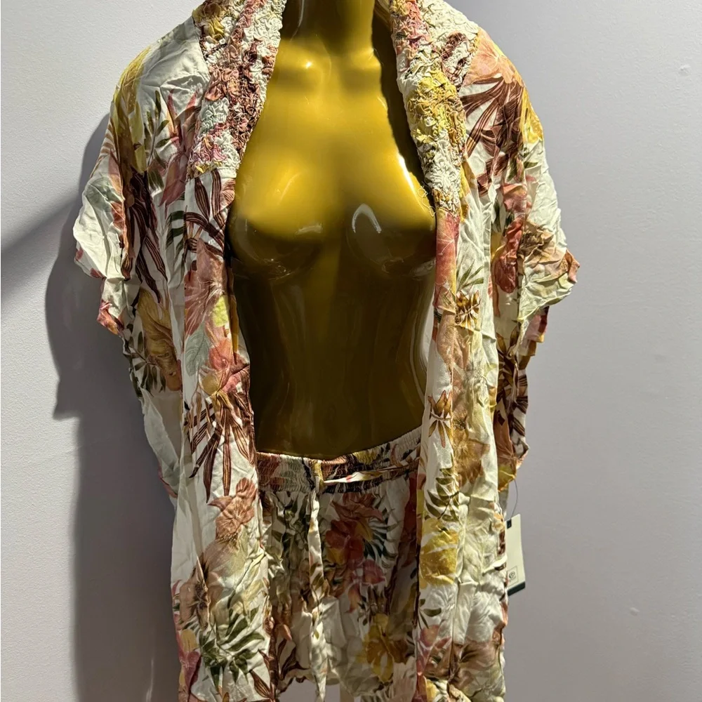 Rip Curl Paradise Calling Floral‎ Kimono and Shorts Set White Small GSHDZ9